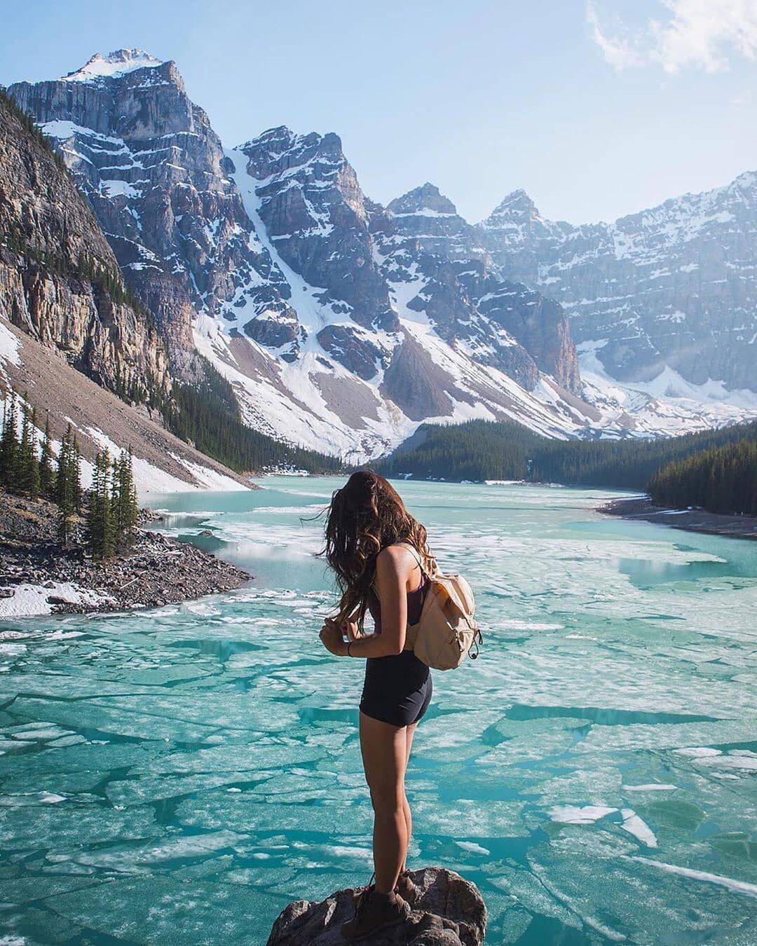 Gorgeous girls around the world who can give you serious travel goals...