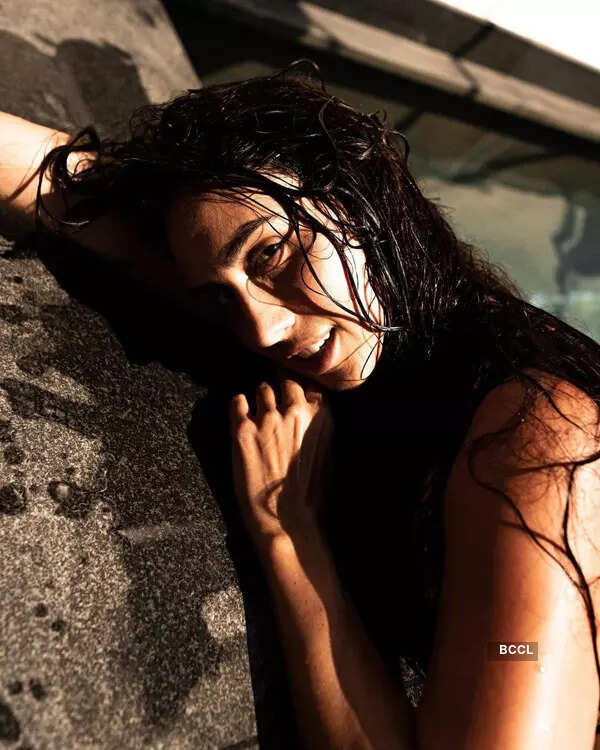 Lauren Gottlieb is making new waves on the net with her glamorous pictures