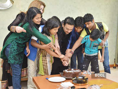 Adnan Sami celebrates Eid with kids
