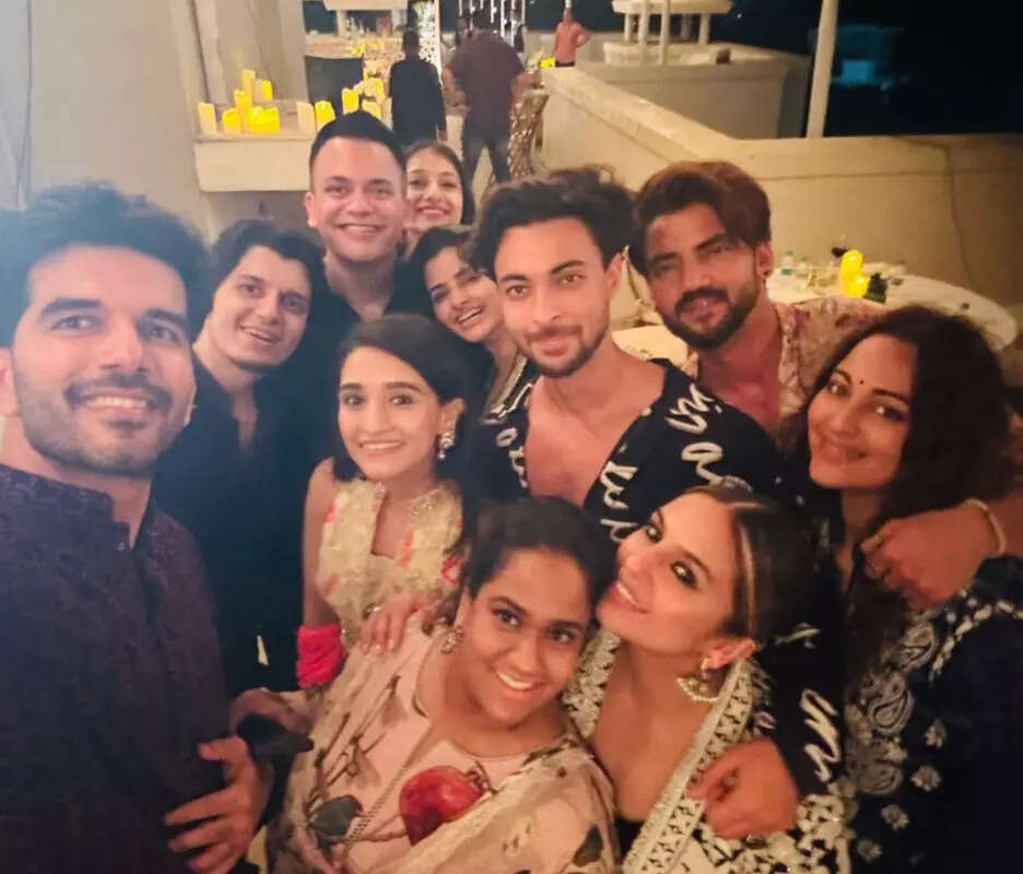 These cosy pictures of Sonakshi Sinha and Zaheer Iqbal from Huma Qureshi’s Eid party go viral