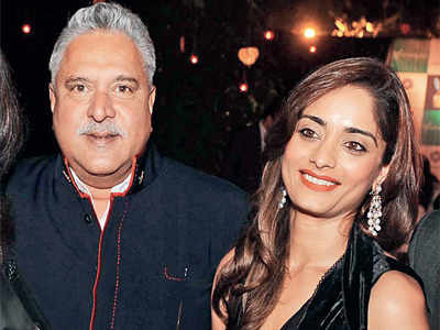 Vijay Mallya to marry former Kingfisher air hostess Pinky Lalwani? Vijay Mallya to marry former Kingfisher air hostess Pinky Lalwani?