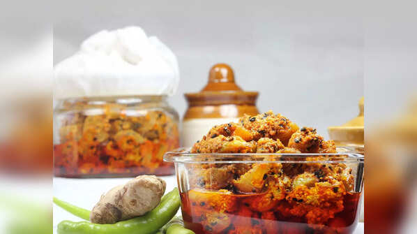 Can homemade pickles cause infections?