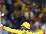 Jadeja finishes in Dhoni style 
