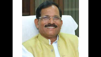 Shripad files plaint against cyber imposter