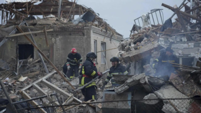 Russian attacks kill two in Ukraine