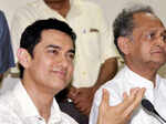Aamir meets Rajasthan CM!