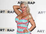 Celebs who cheated on their men!