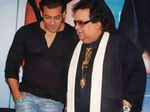 From SRK to Asha Bhosle, unforgettable moments of celebrities with ‘Disco King’ Bappi Lahiri